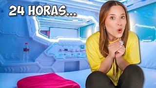 24 horas en el hotel MAS PEQUEÑO del mundo *es miniatura* | Laura Mejia