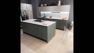 Mobilificio Antonelli Livorno - Composizione cucina Mela ditta Home Cucine finiture Green e Kiesel