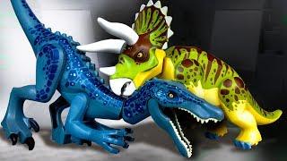 Dinosaurs | Baryonyx vs Triceratops | LEGO Jurassic World