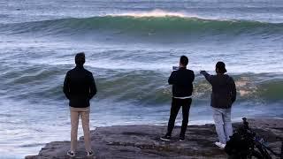 CLASSIC SYDNEY WINTER SWELL ROLLS INTO COOGEE