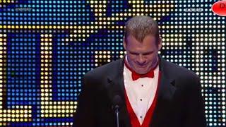 Kane gets a standing ovation in the Hall of fame