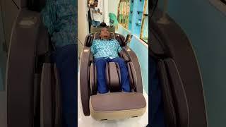 Massage Chair #shorts #ytshorts #parlour #hairstyle #kerasmooth #haircut #facial #salon #hair