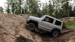 Rock crawling in My Suzuki Jimny JB74