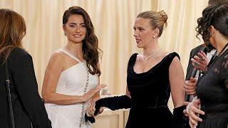 Penelope Cruz & Scarlett Johansson Reunite