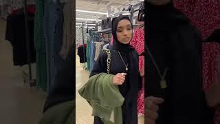 How hijabi girls shop #shorts #hijab #hijabi #muslims #muslimvideos
