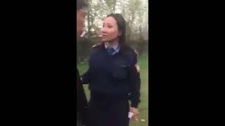 Опубликовано видео драки мужчины с девушкой-полицейским в Алматы. У мужика видать крыша поехала