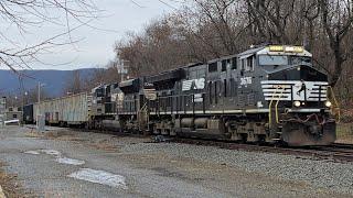 Norfolk Southern #3676 leads a 169 car manifest at Lewistown, PA (12/04/2024)
