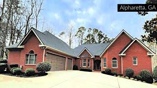 Home for Sale with a POOL in Alpharetta, Ga - 4 bedrooms - 3.5 baths - Basement #AtlantaHomesForSale