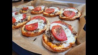 you can't stop eating - Delicious casseroles on slices of bread - something delicious with mushrooms