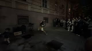 уличный музыкант зажёг улицу на баяне!!!A street musician staged a performance on the street!