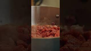 Ответ от Шефа Почему мясо при жарке выделяет воду?