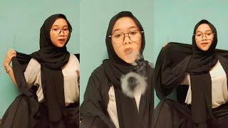 LIVE TIKTOK CEWEK HIJAB CANTIK MEROKOK