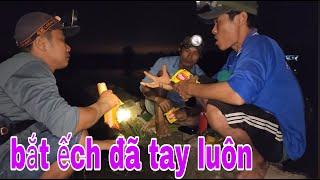 Soi Ếch Đồng Bắt Ếch Đã Tay Thu Phục Luôn Cặp Rắn Khổng Lồ Đi Ăn Đêm # SĂN BẮT ĐỒNG THÁP #