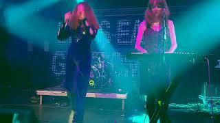 Let's Eat Grandma - Happy New Year ( Live @ EPIC Studios - Norwich - 22-10-2022 )