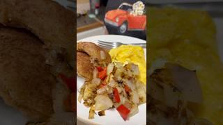 Rating My Mom’s Breakfast #foodie #breakfast #homecook #mom #eating #homemadefood #foodreview