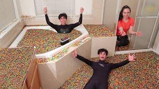 5 MILLION ORBEEZ IN BATHTUB!