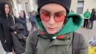 Человек в статусе человека общается с полицией и ТЦК по скриптам.