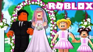 Titi Games Getting Married ! Roblox Love Story with Goldie & Baby Bloxy