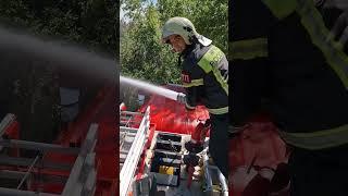 ПОЛИВ ДЕРЕВЬЕВ #пожарные #мчсроссии #firefighters #рекомендации #пожар #shorts
