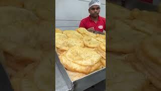 Sita Ram ji ke Paharganj Wale Chole Bhature #pettoosingh #shorts