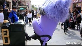 Evil Minion Attacking Trash Can - Despicable Me Meet and Greet - Hollywood