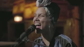 Alicia Keys - Pawn It All (Live at the Apollo Theater 2016)