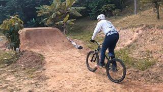 Sendo o COBAIA para testar as rampas NOVAS!!! - Dirtjump "?" #1