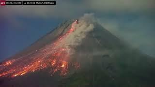 Oct 18, 2024: Avalanche of Glowing Boulders Racing Down Merapi Volcano, Indonesia