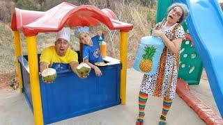 LUCAS E PAPAI BRINCAM DE LANCHONETE com Vovó Terezinha