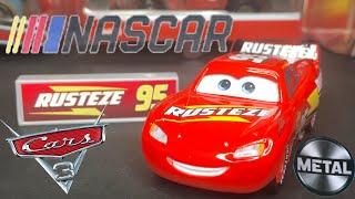 Mattel NASCAR Racers Lightning McQueen 2021 Disney Pixar Cars Diecast