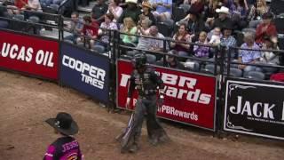 Stetson Lawrence rides Crossed Fingers for 88.5 points (PBR)