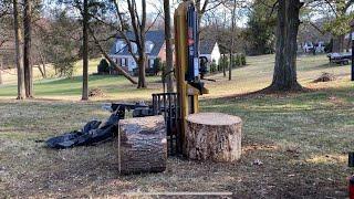 Splitting Heavy Red Oak on CountyLine 25 Ton Fast Log splitter!