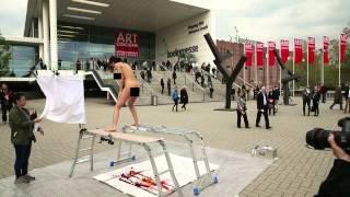 The "PlopEgg" Painting Performance #1 (Art Cologne 2014)