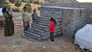 Building the stairs of the house and not accepting the cameraman to propose Isa to Suzanne