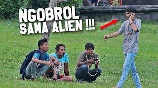 NGOMONG KONYOL DI TELEPON PAKE BAHASA ALIEN