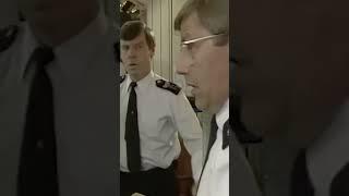 Who Wins the Bet? | The Bill #short #police #bet