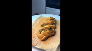 Pane all’aglio con erbe aromatiche