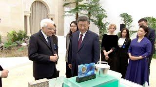 Xi Jinping presents gifts containing lunar soil to Italian President Sergio Mattarella