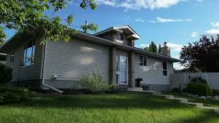 Beautifully Maintained Corner Lot Bungalow in Bowness!