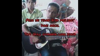 Viral tunanetra asal Bima hebat dalam bermain gitar