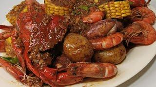 Seafood boil na pang Boodle Fight with Cajun Garlic Butter Sauce