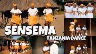 BEAUTIFUL  VILLAGE PEOPLE DANCING SENSEMA BY Rayvanny & Harmonize #angelnyigu  #Tanzaniadance