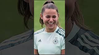 TOP - Most Beautiful Women in Sport - Football - Lena Oberdorf