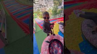 Si bocil Naik perosotan rainbow slide tinggi banget #bocil #perosotan #rainbowslide #funny #viral