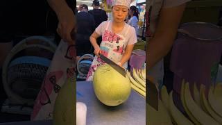 Giant Fruit! Taiwanese Giant Watermelon Juice - Fruit Cutting Skills