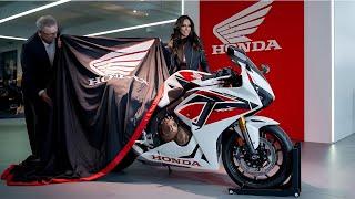 First Look at the 2025 Honda CBR1300XX Super Blackbird: A Legend Reborn"