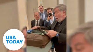 Apple co-founder Steve Wozniak reunites with motherboard he built in 1976 | USA TODAY