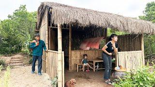 Love and sacrifice: A man climbs a mountain to pick medicinal herbs to cure a single mother's illnes