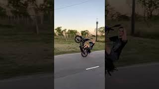 Peinate que te saco una foto  #stunt #wheelie #stuntargentino #algrau #motovlog #motos #stunte