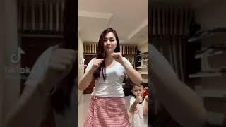 Tiktok Goyang Mamah Muda  Mamah Muda Body Goals  #shorts